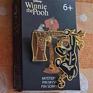 Disney Loungefly Halloween Tree Tigger Pin